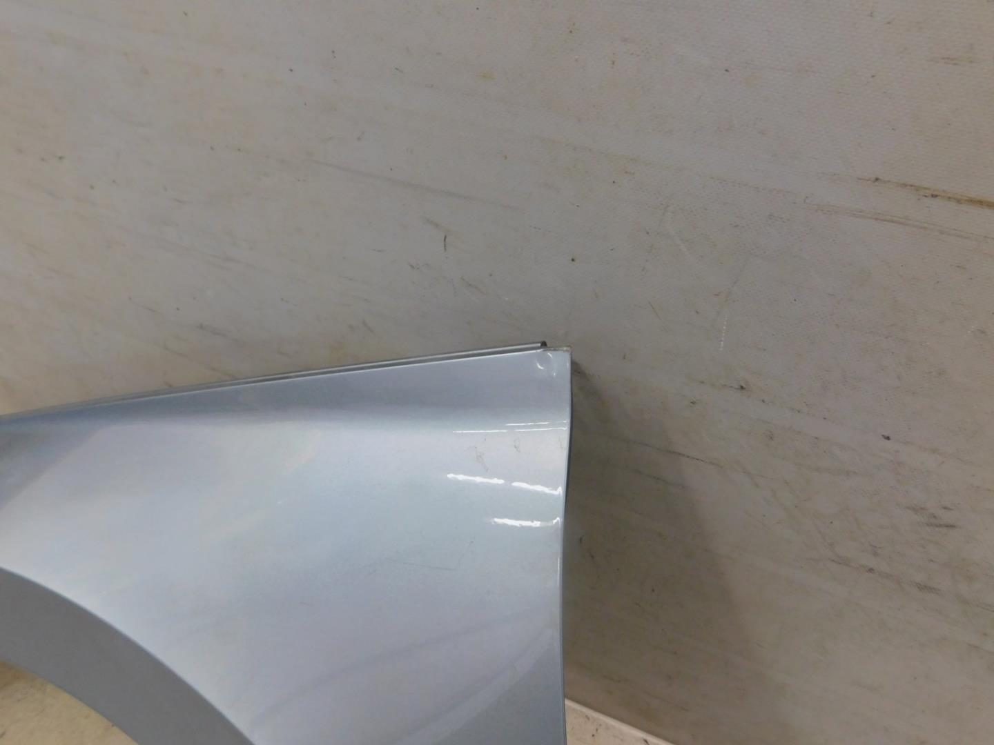 Крыло переднее левое