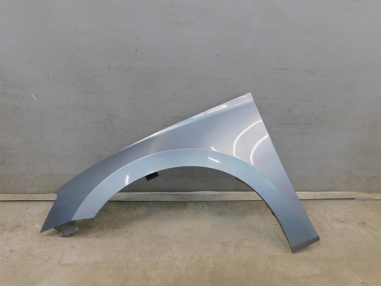 Крыло переднее левое