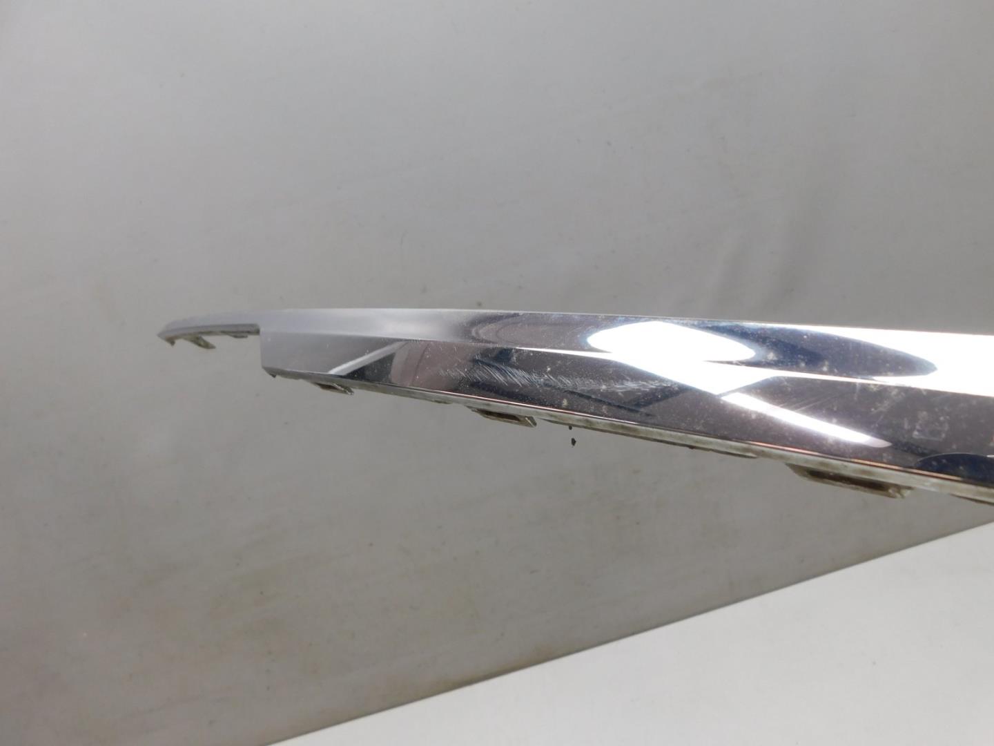 Молдинг заднего бампера