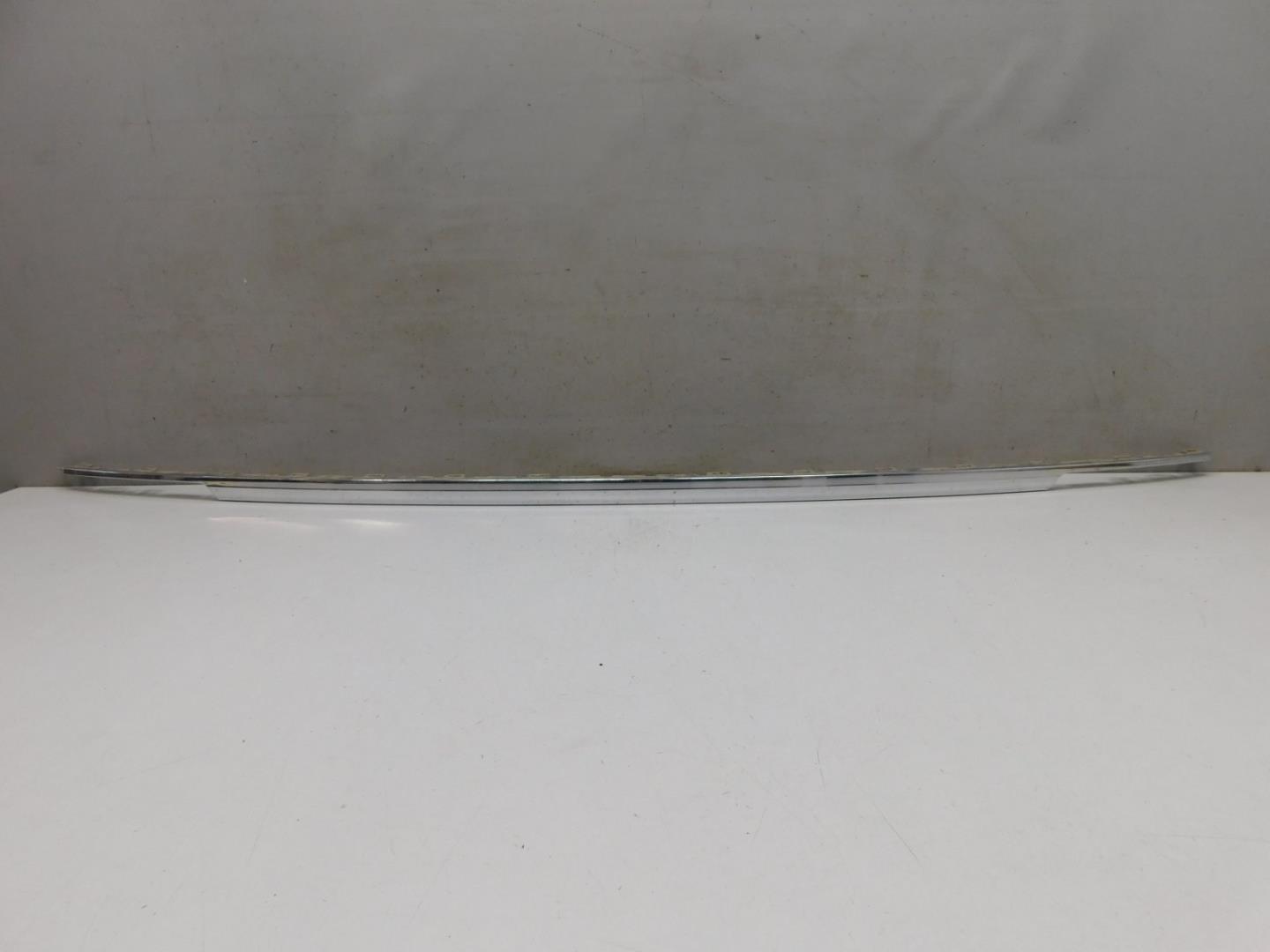 Молдинг заднего бампера