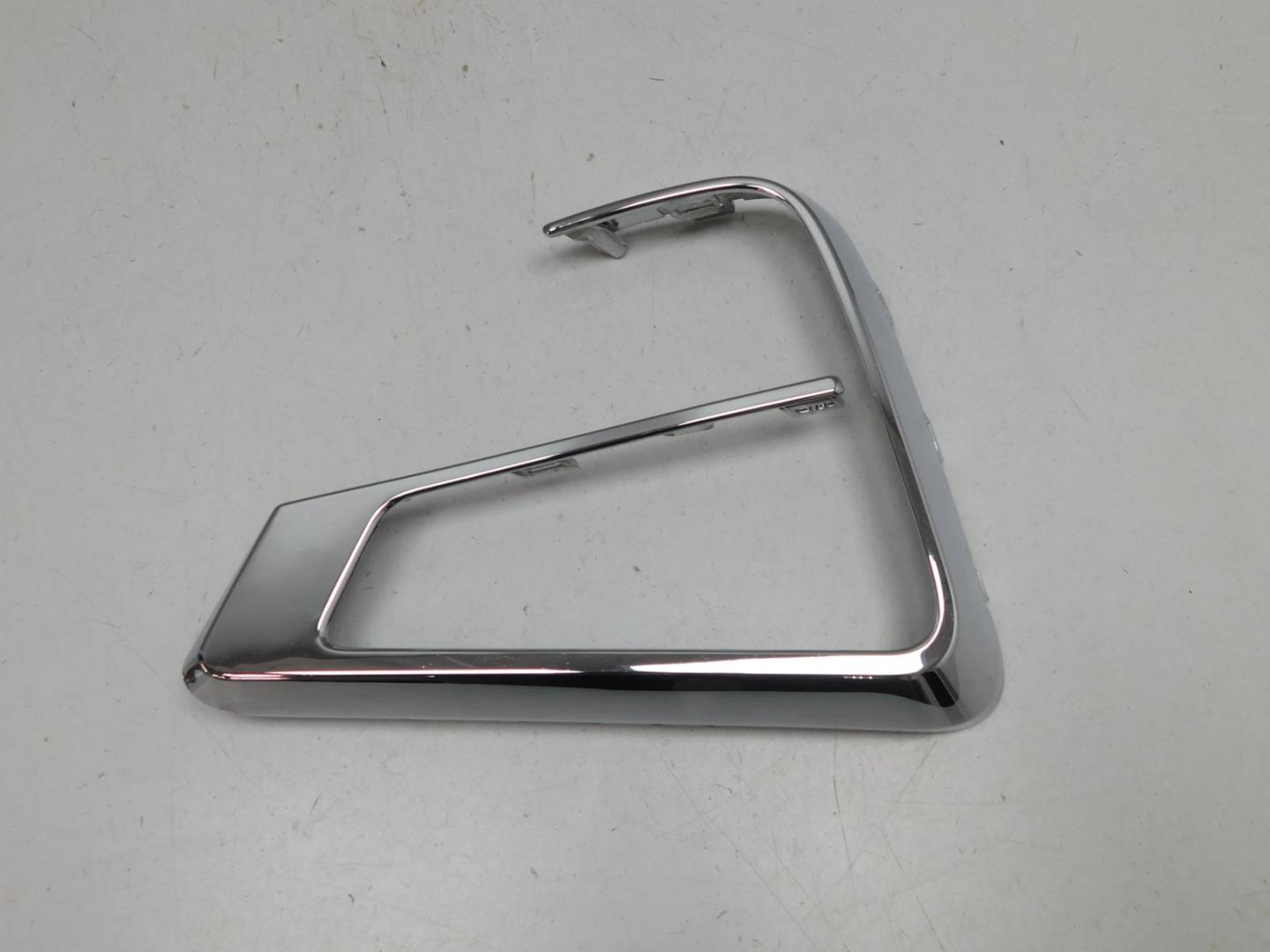 Накладка переднего бампера