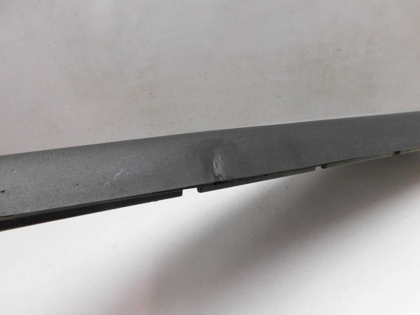 Накладка двери передней левой