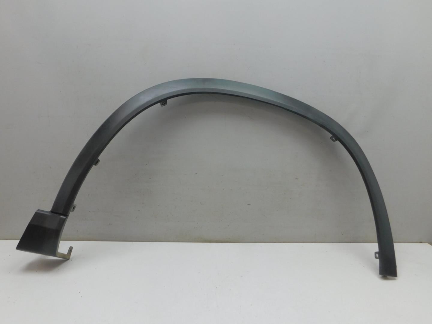 Накладка переднего крыла правого