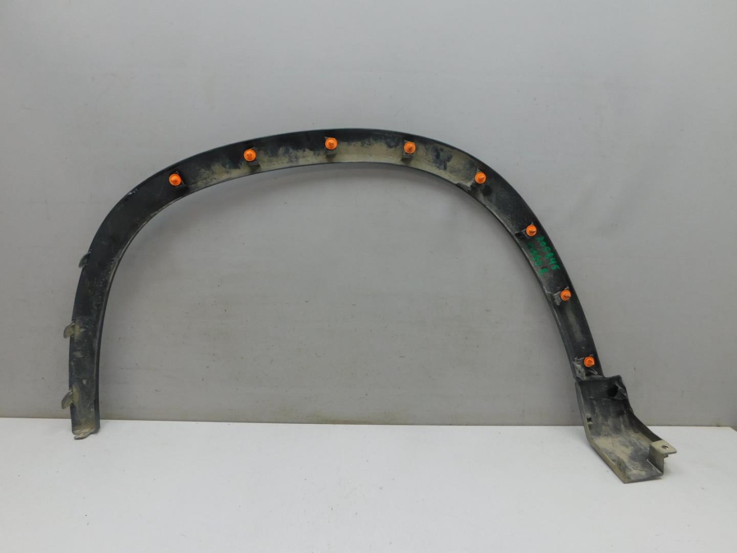 Накладка переднего крыла правого