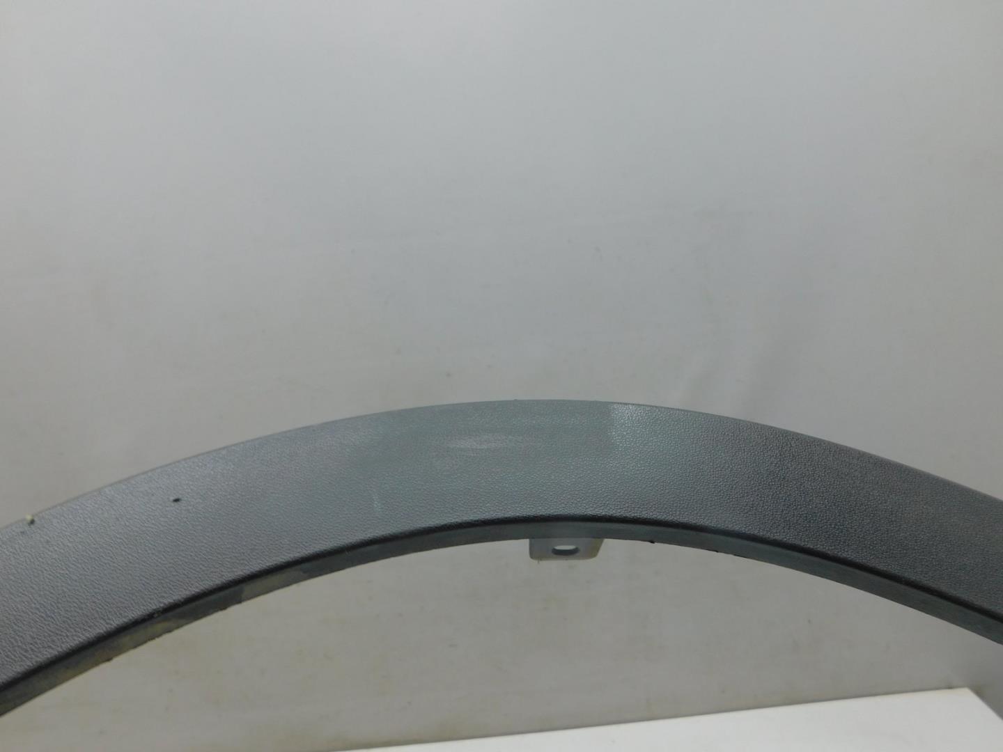 Накладка крыла переднего левого