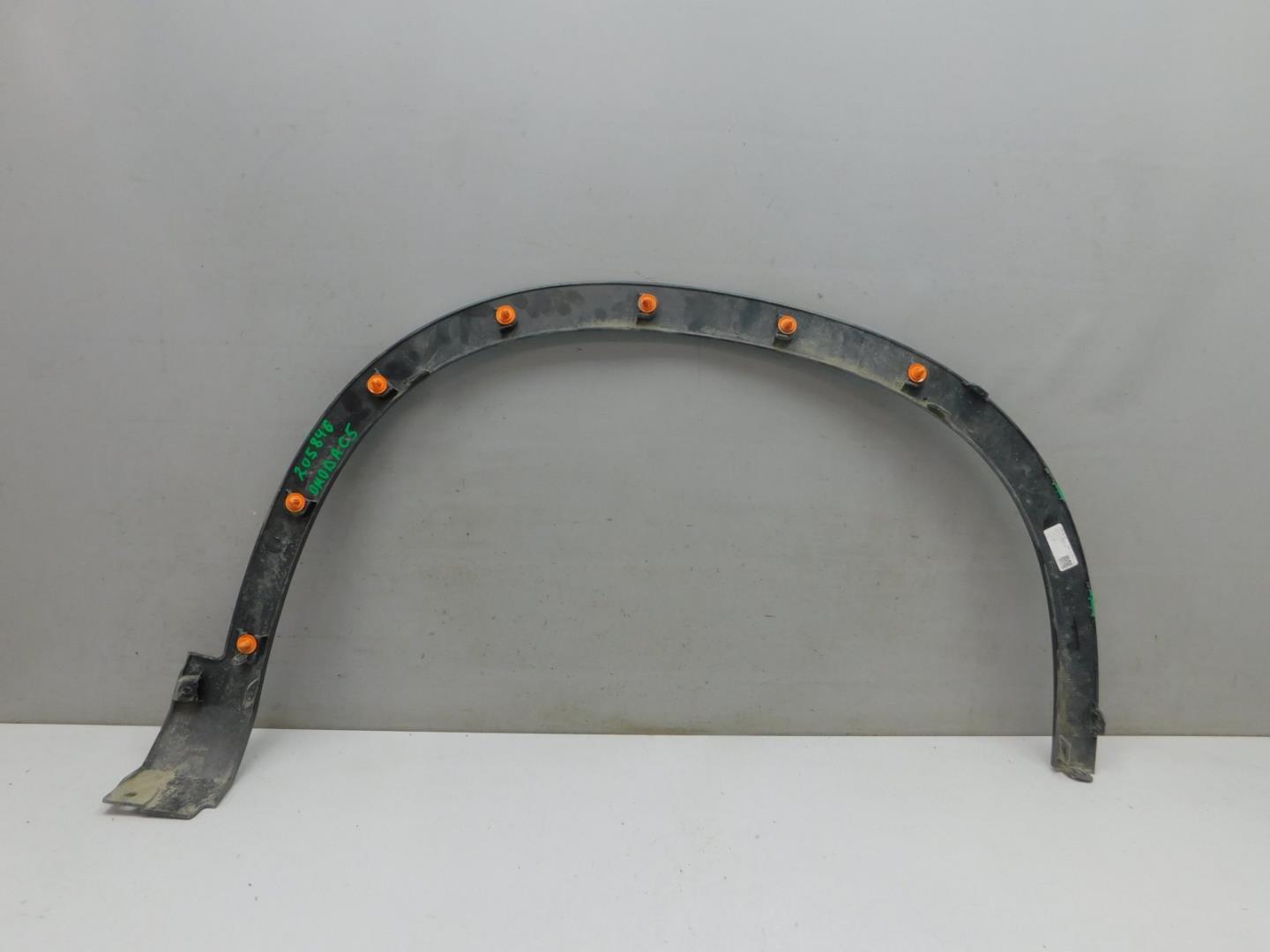 Накладка переднего крыла левого