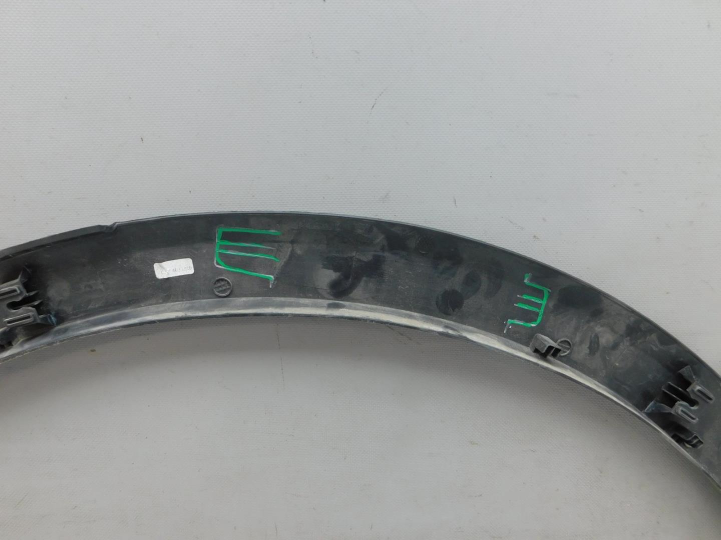 Накладка заднего крыла правого