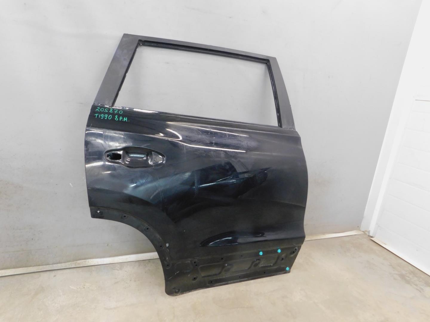 Дверь задняя правая
