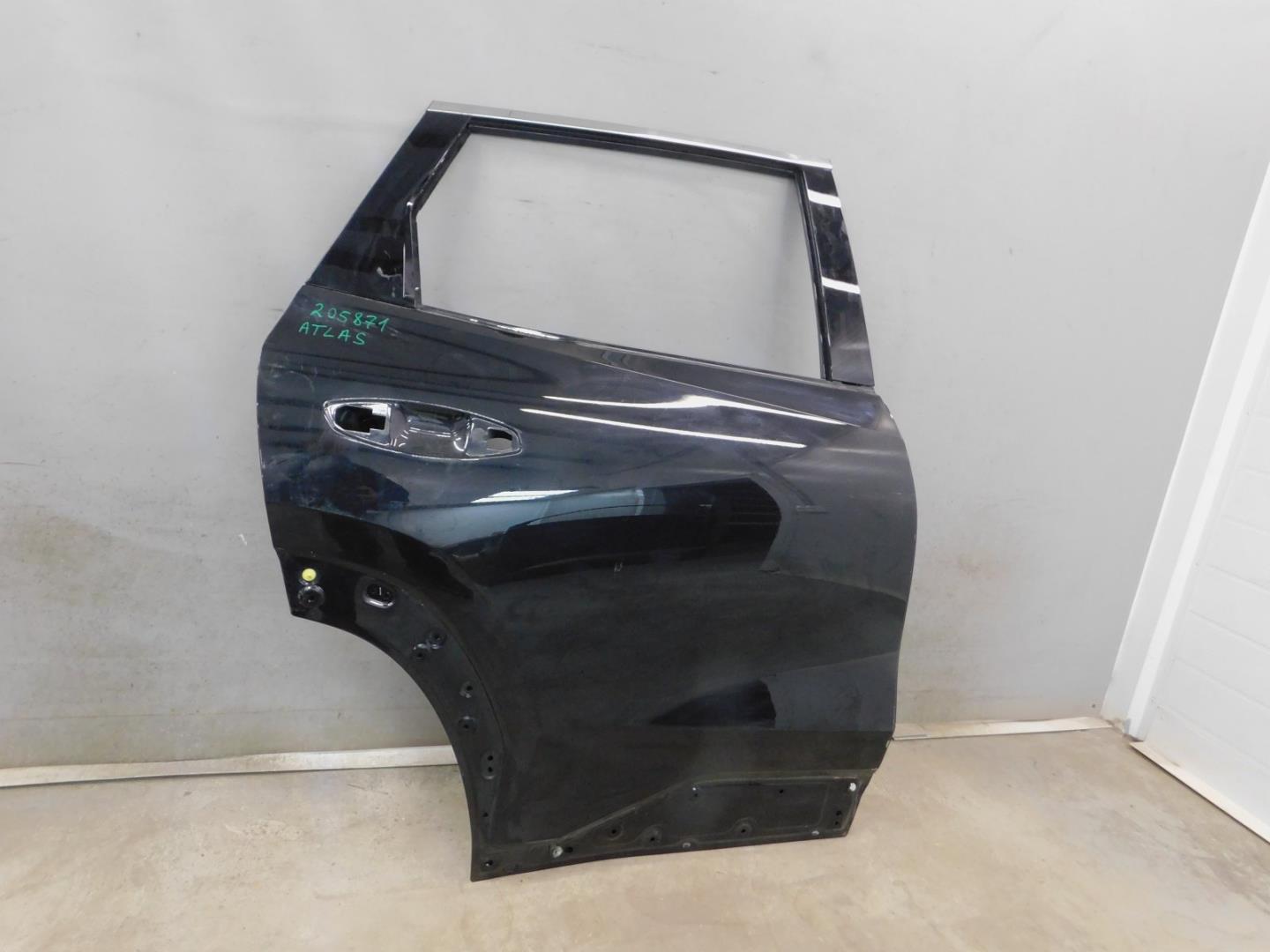 Дверь задняя правая