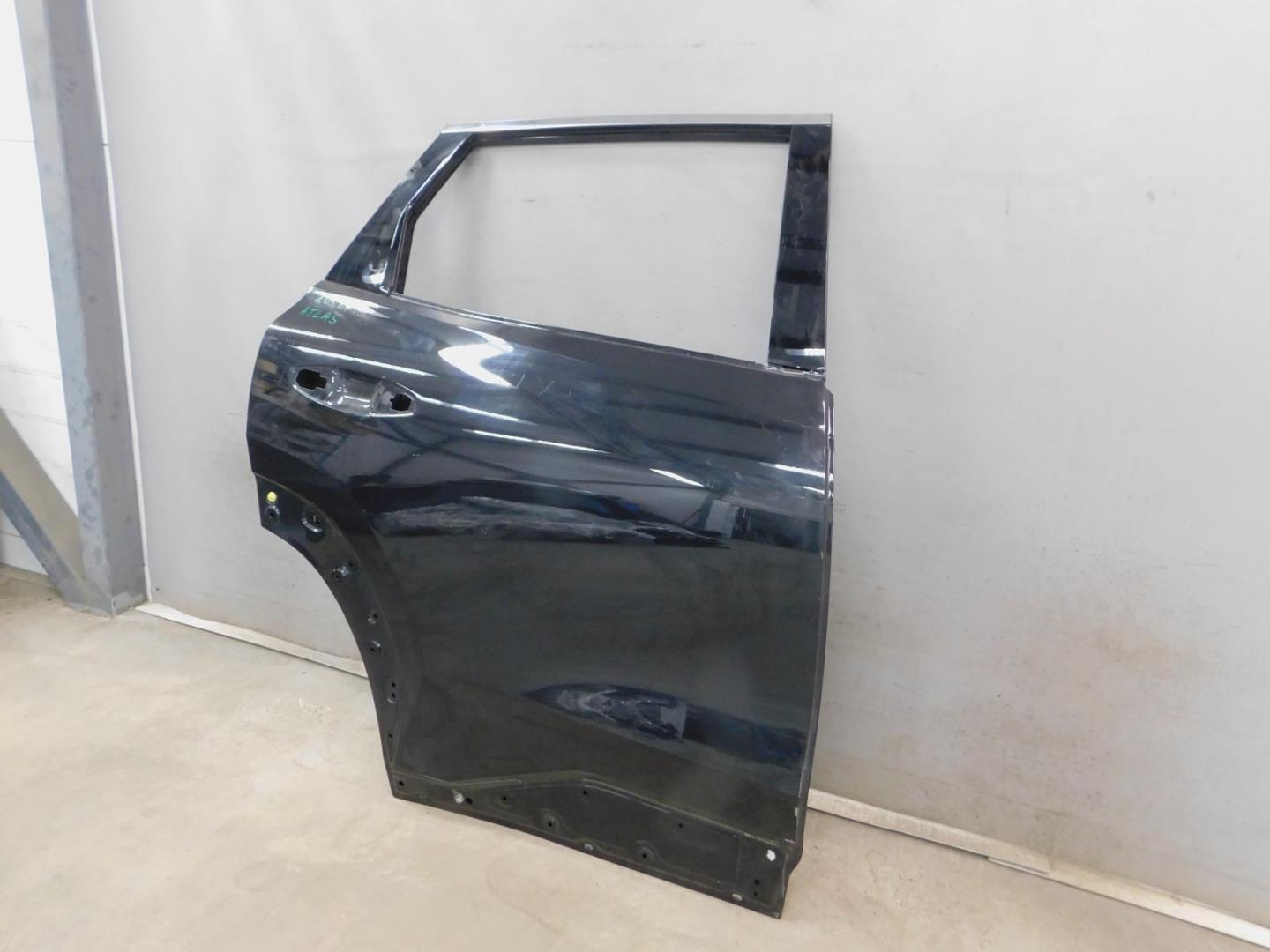 Дверь задняя правая