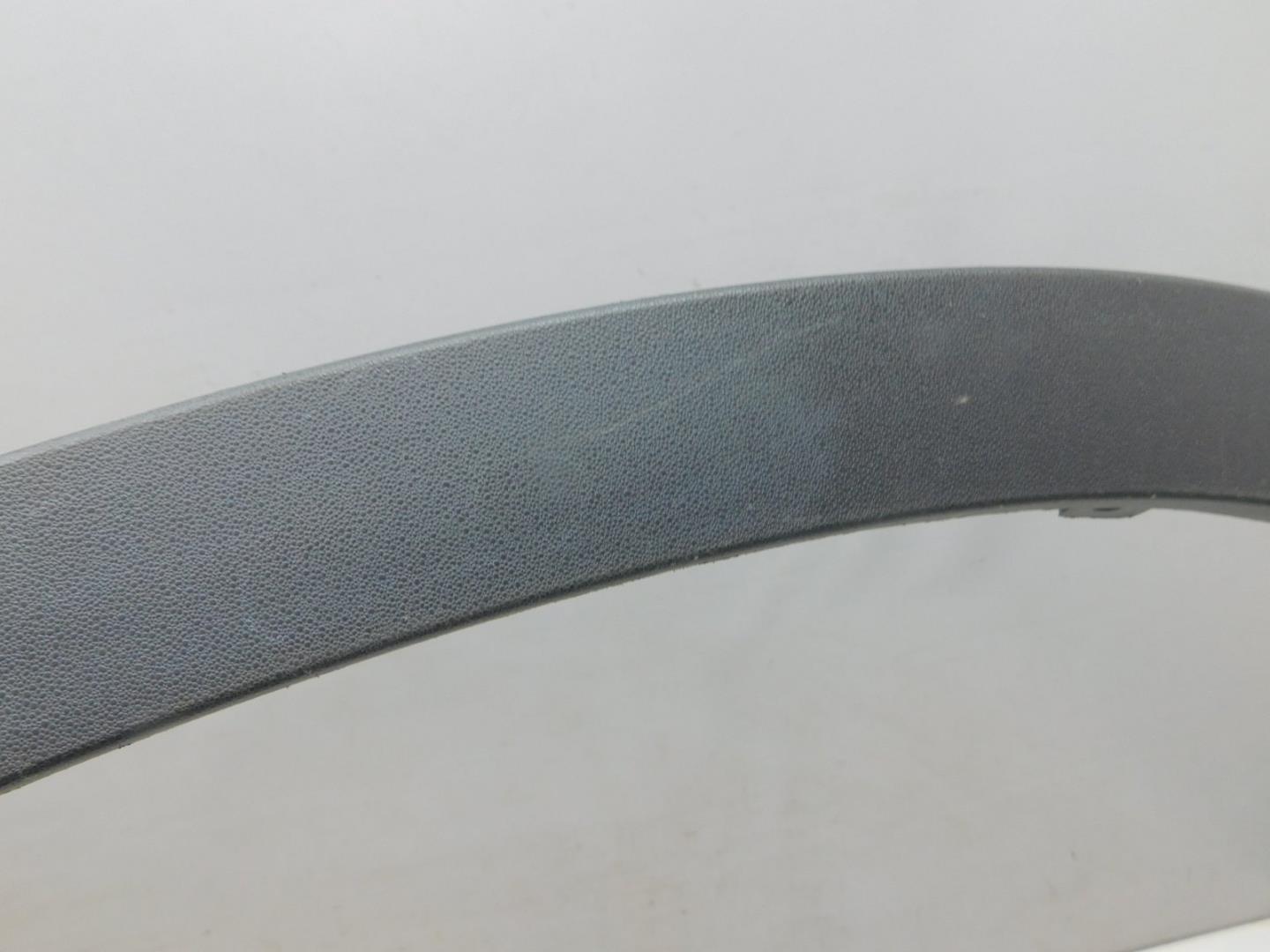 Накладка переднего крыла правого