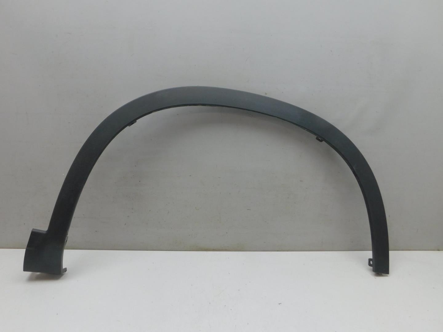 Накладка переднего крыла правого