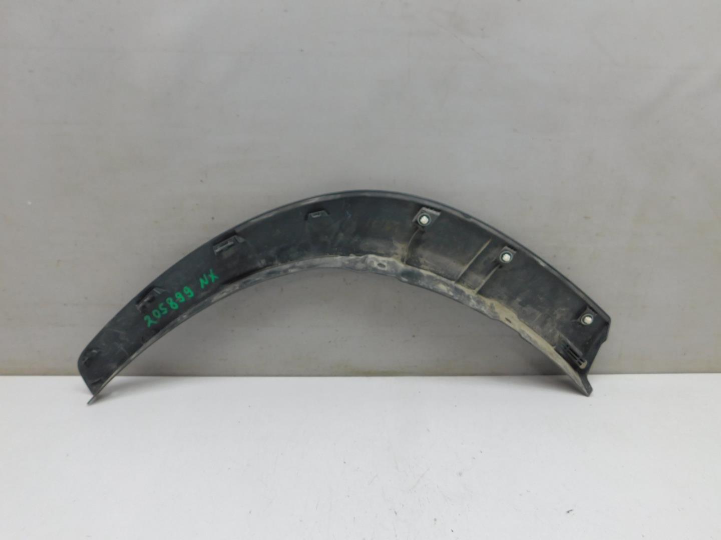 Накладка заднего крыла левого