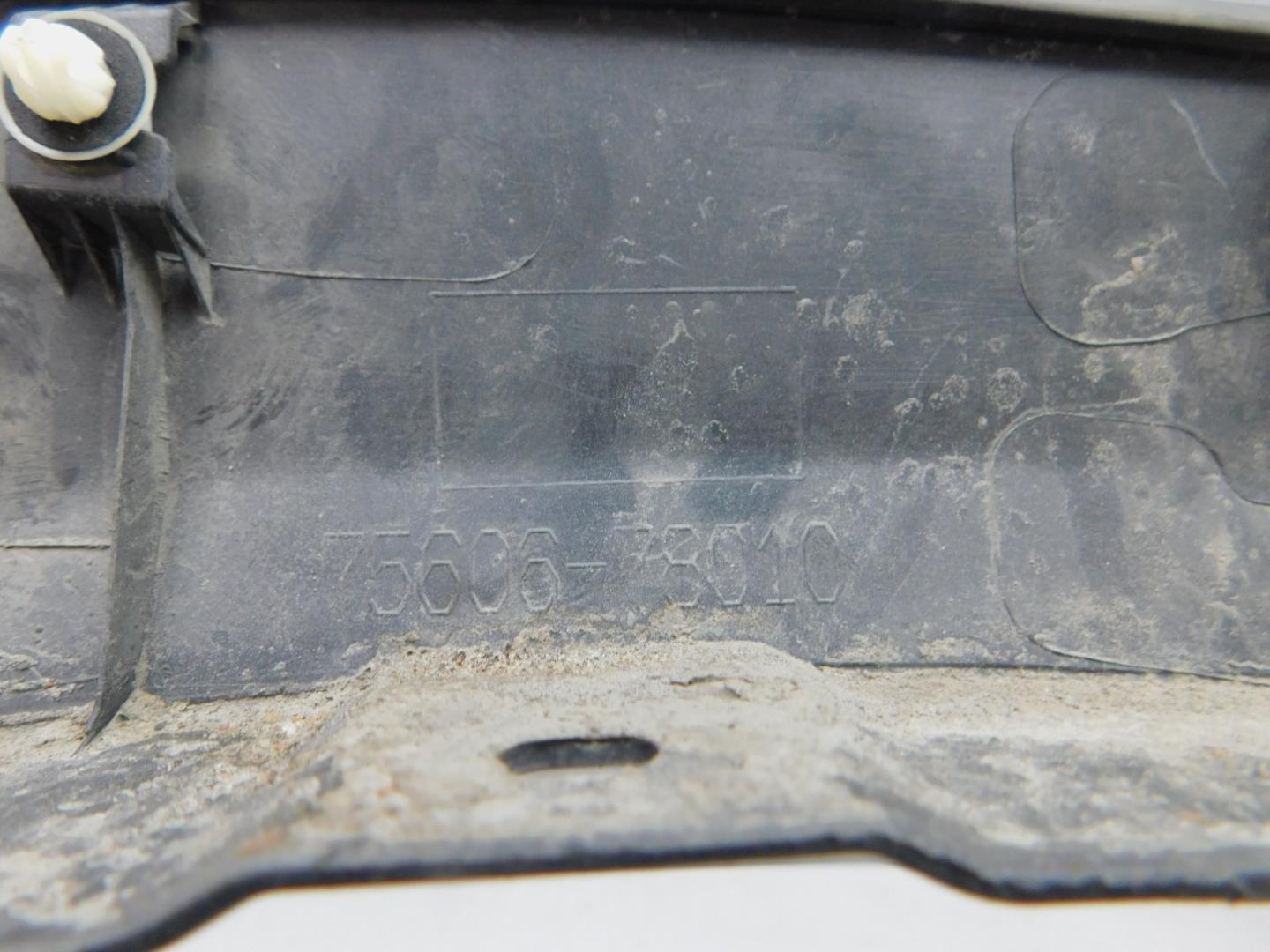 Накладка заднего крыла левого