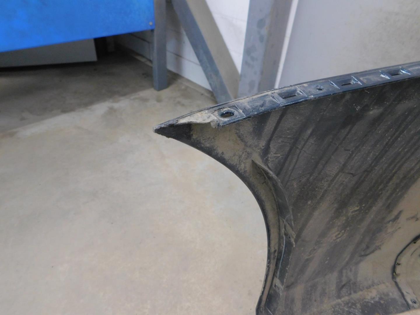 Бампер задний