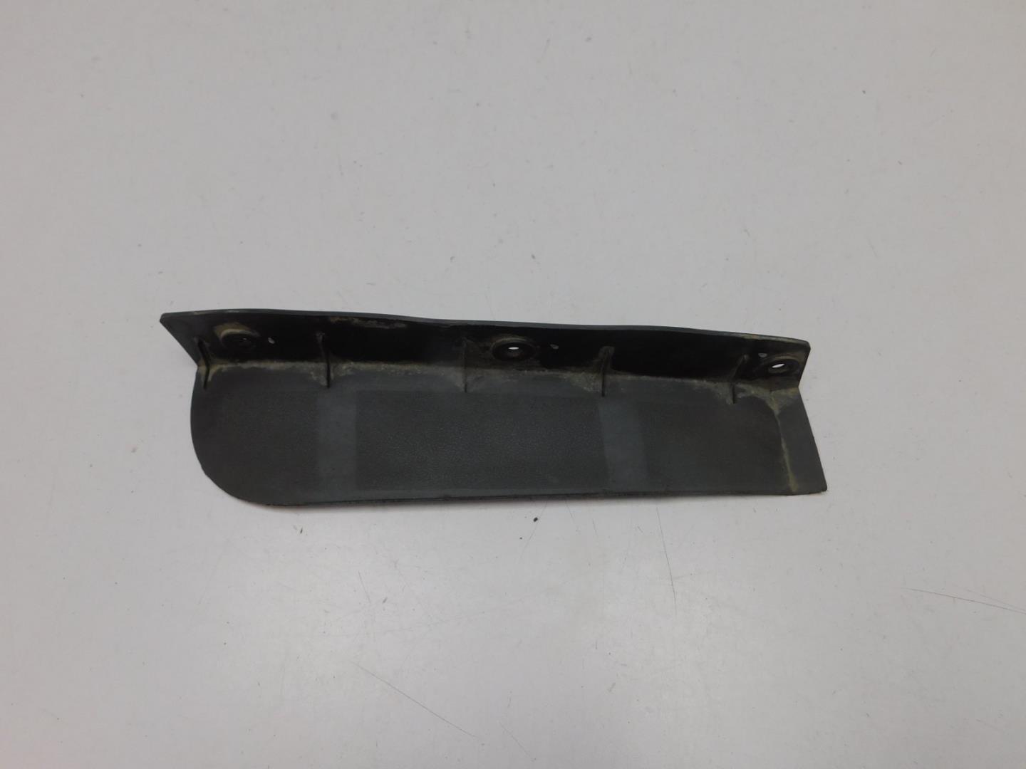 Брызговик передний правый