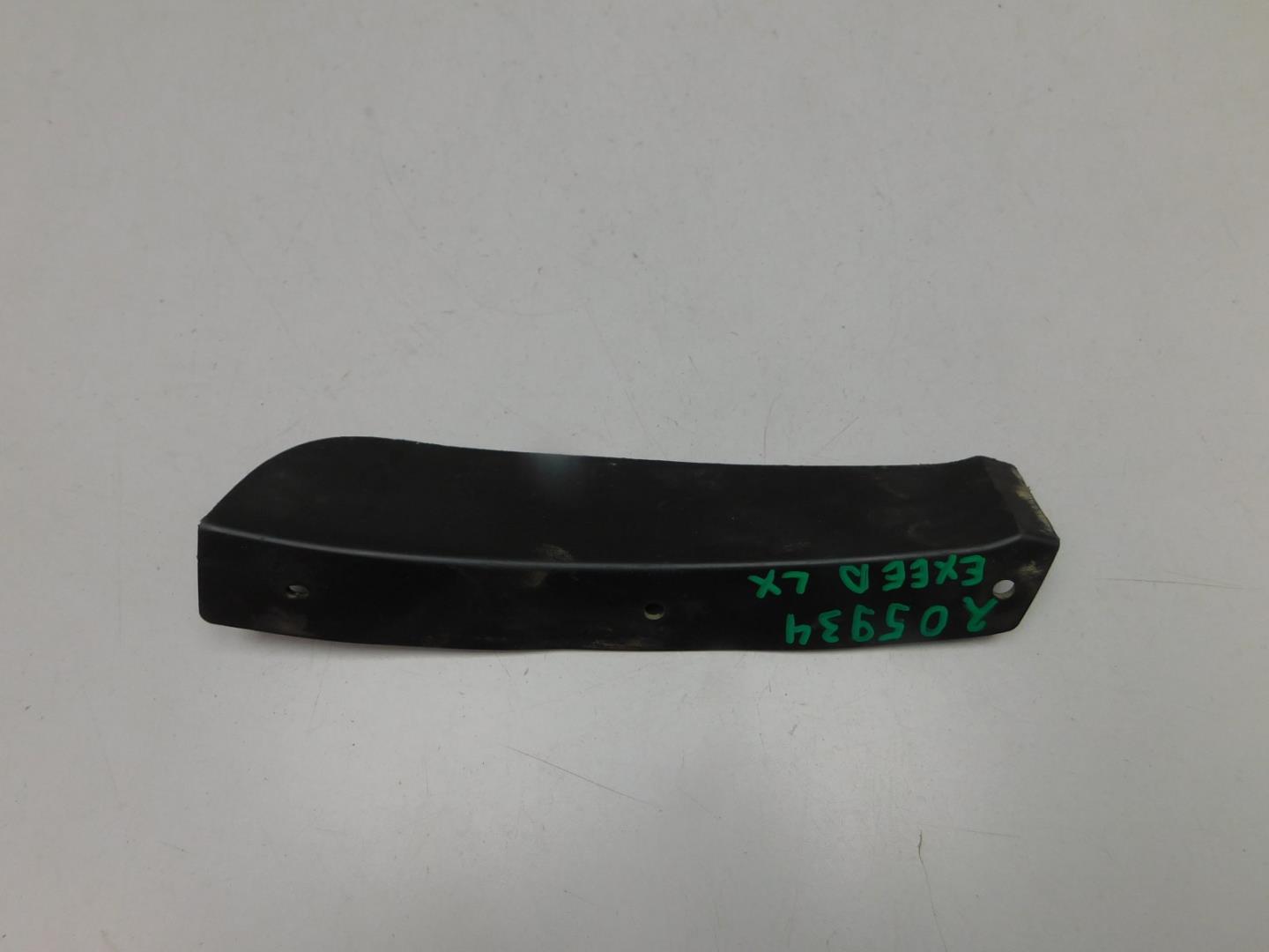 Брызговик передний правый