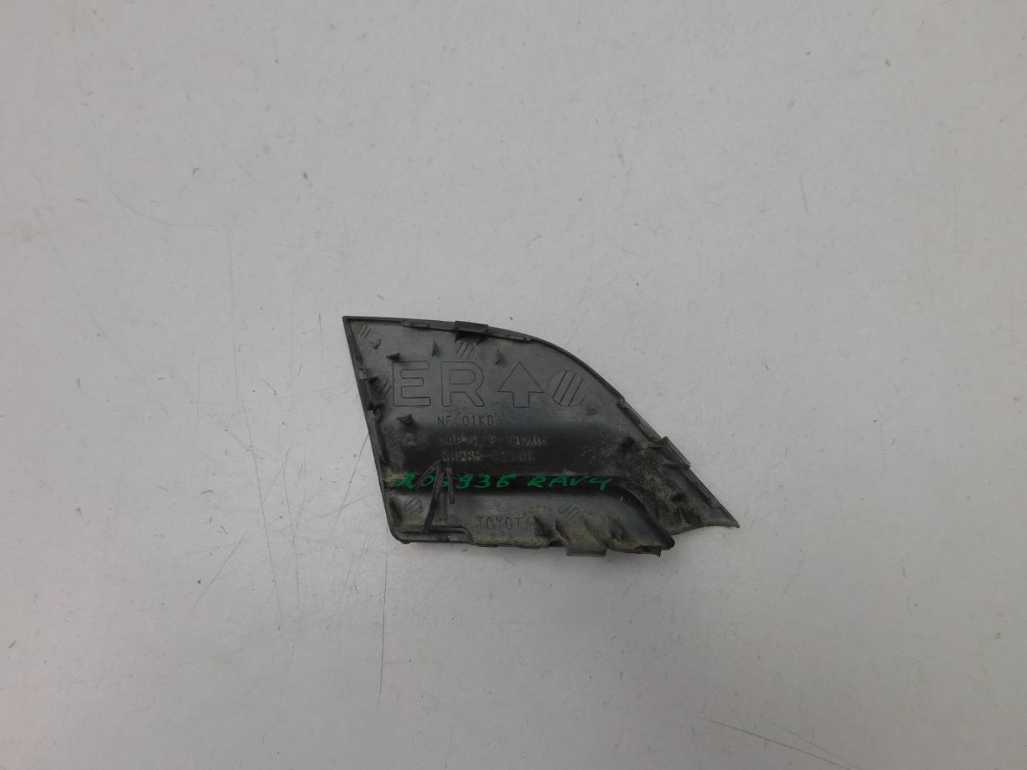 Заглушка буксировочного крюка