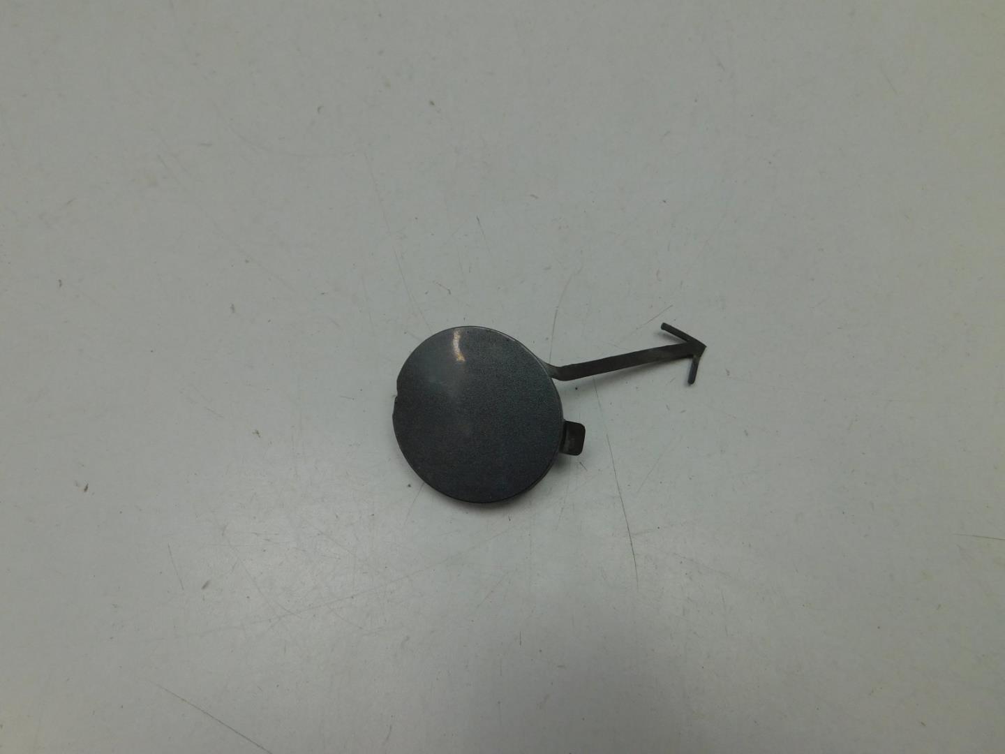 Заглушка буксировочного крюка