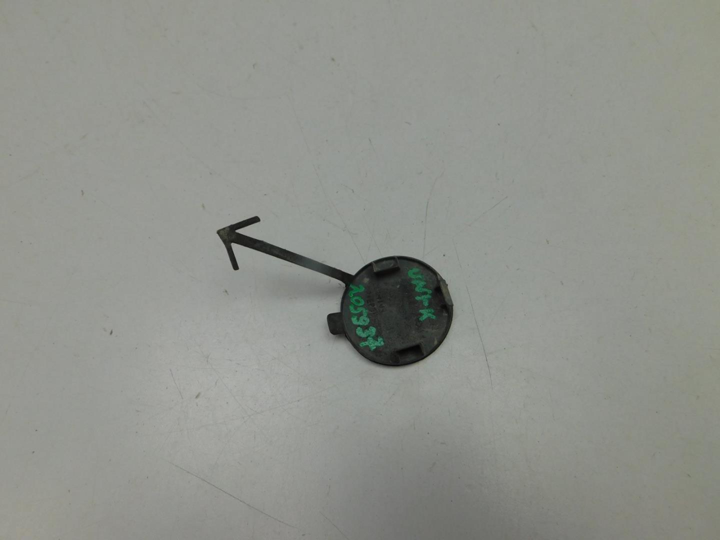 Заглушка буксировочного крюка