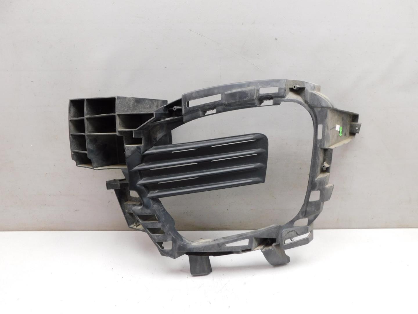 Решетка в бампер левая