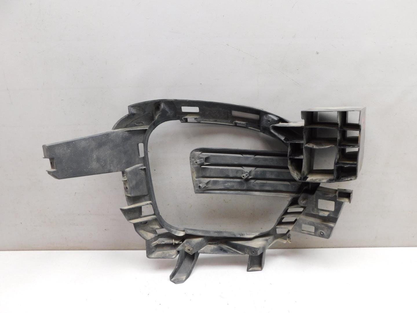 Решетка в бампер левая