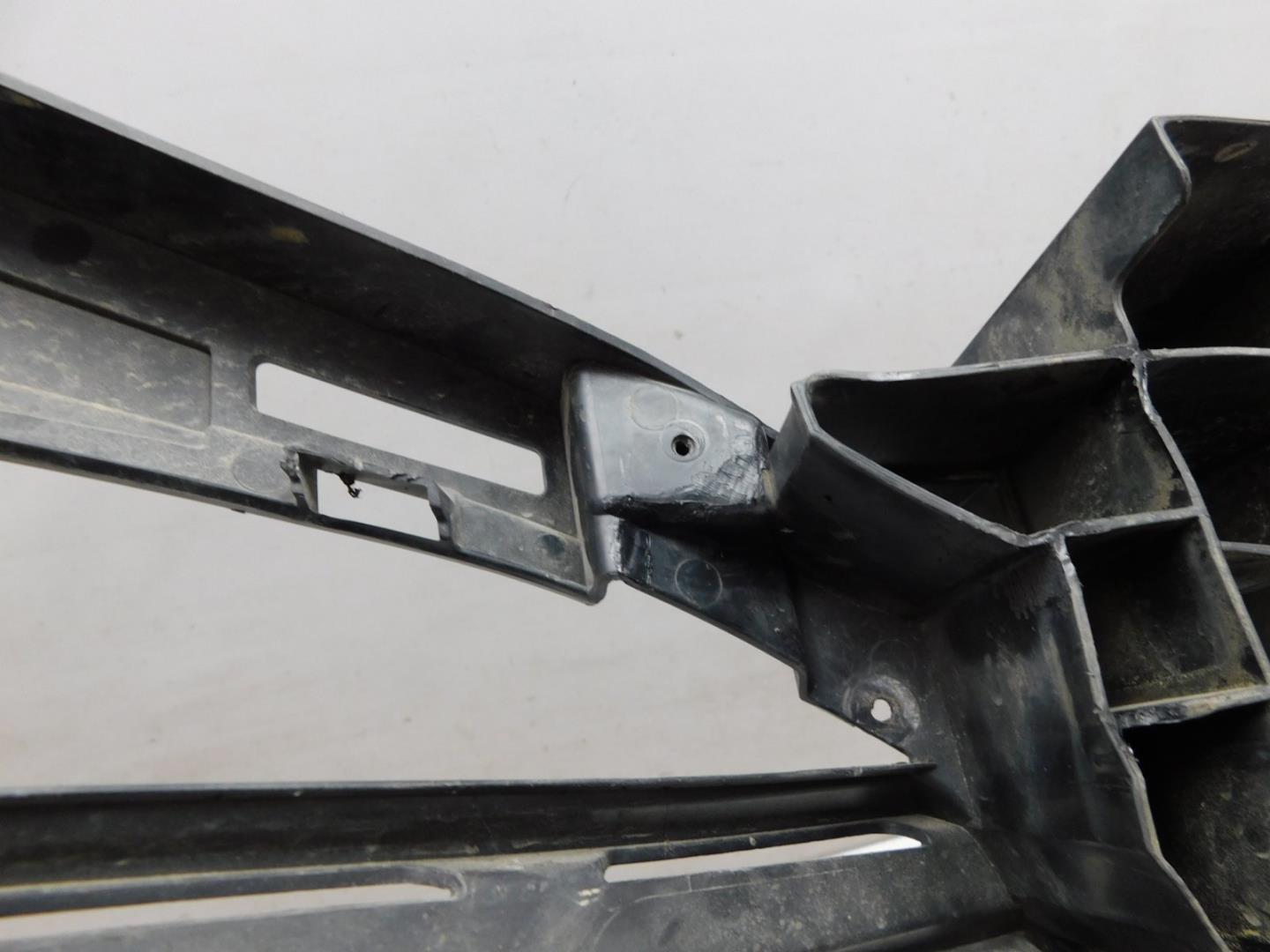 Решетка в бампер левая