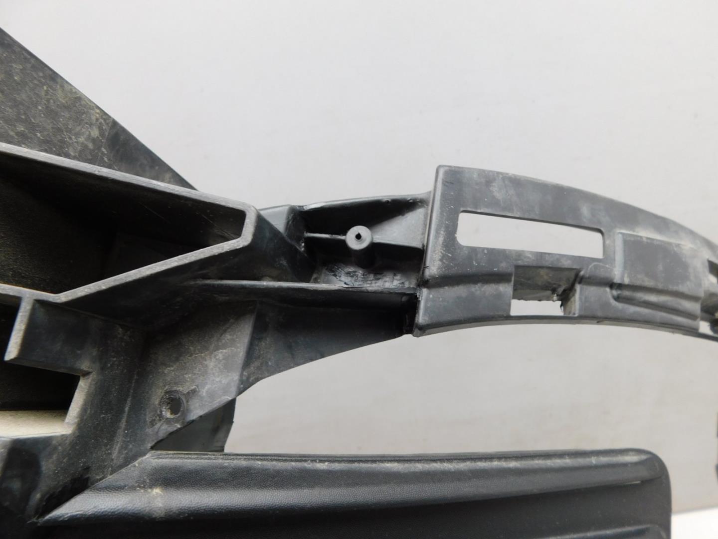 Решетка в бампер левая