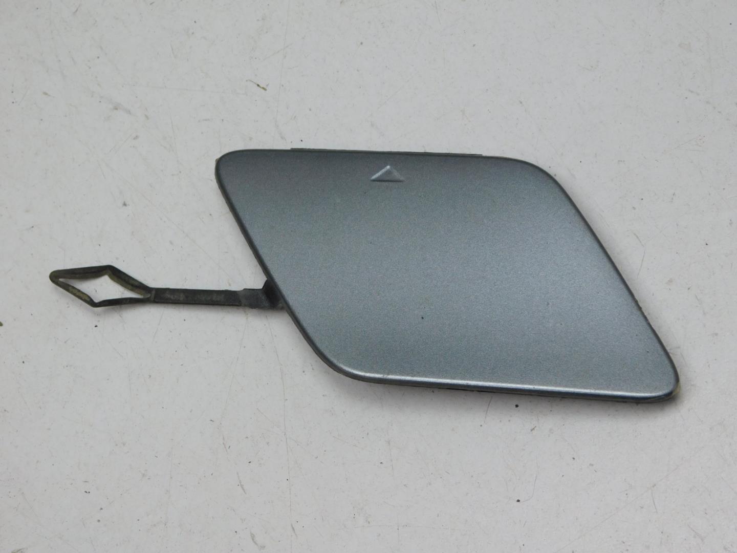 Заглушка буксировочного крюка