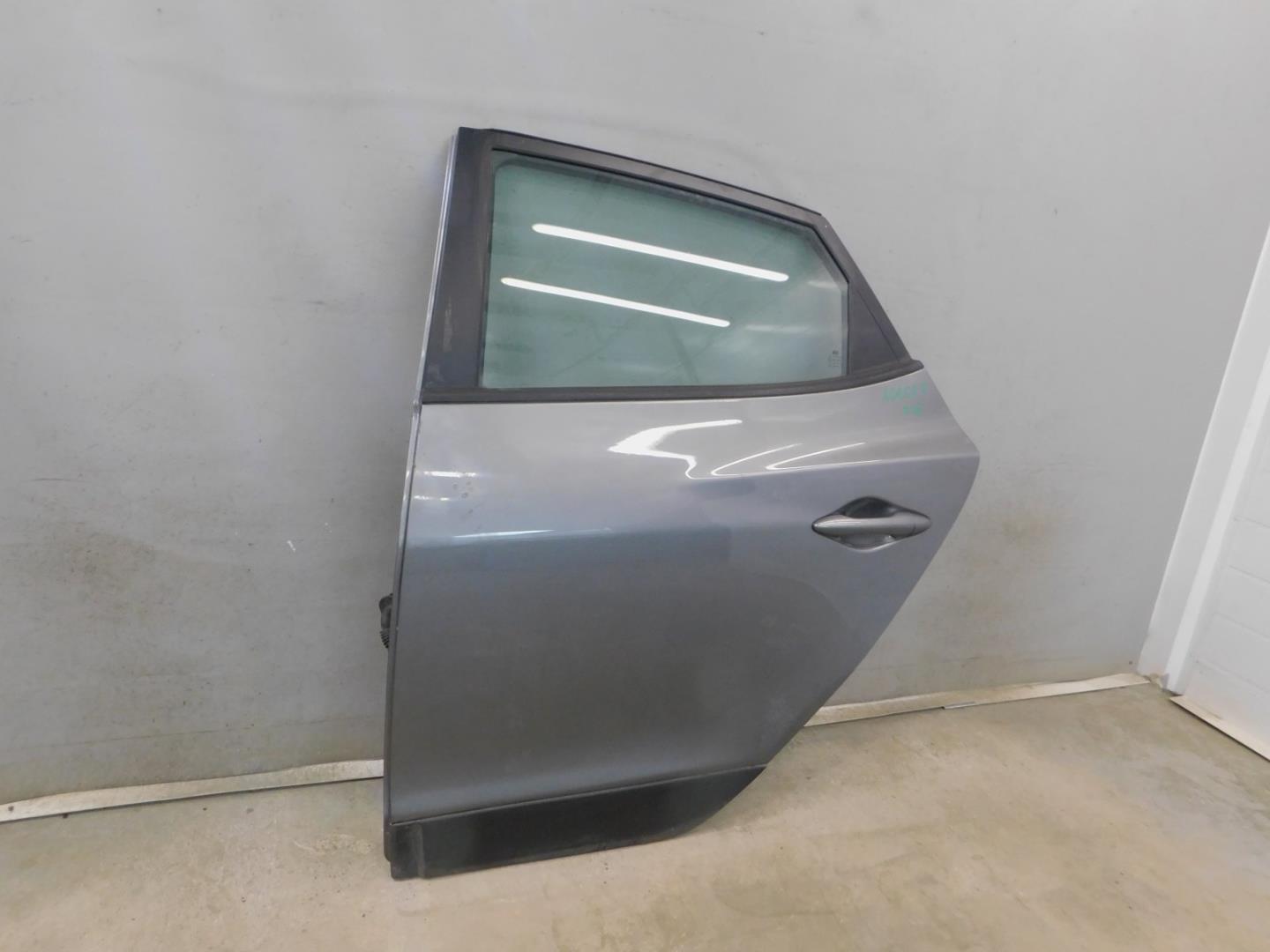 Дверь задняя левая
