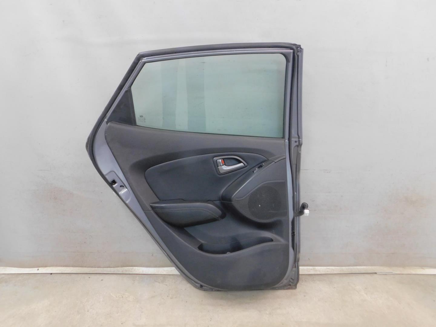 Дверь задняя левая