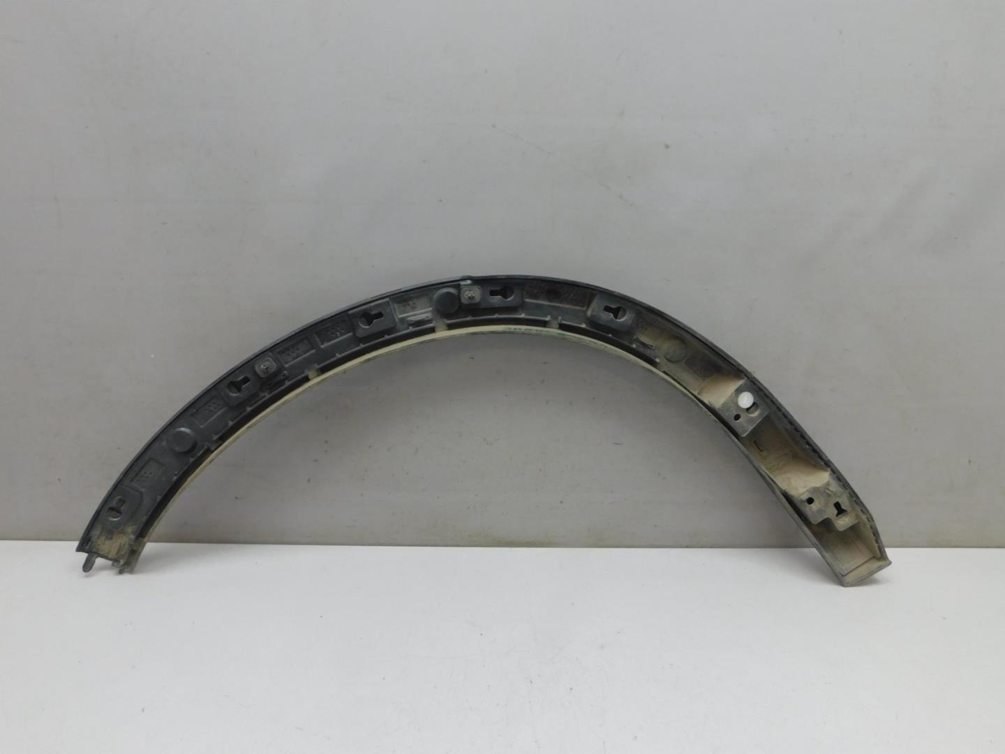 Накладка заднего крыла левого