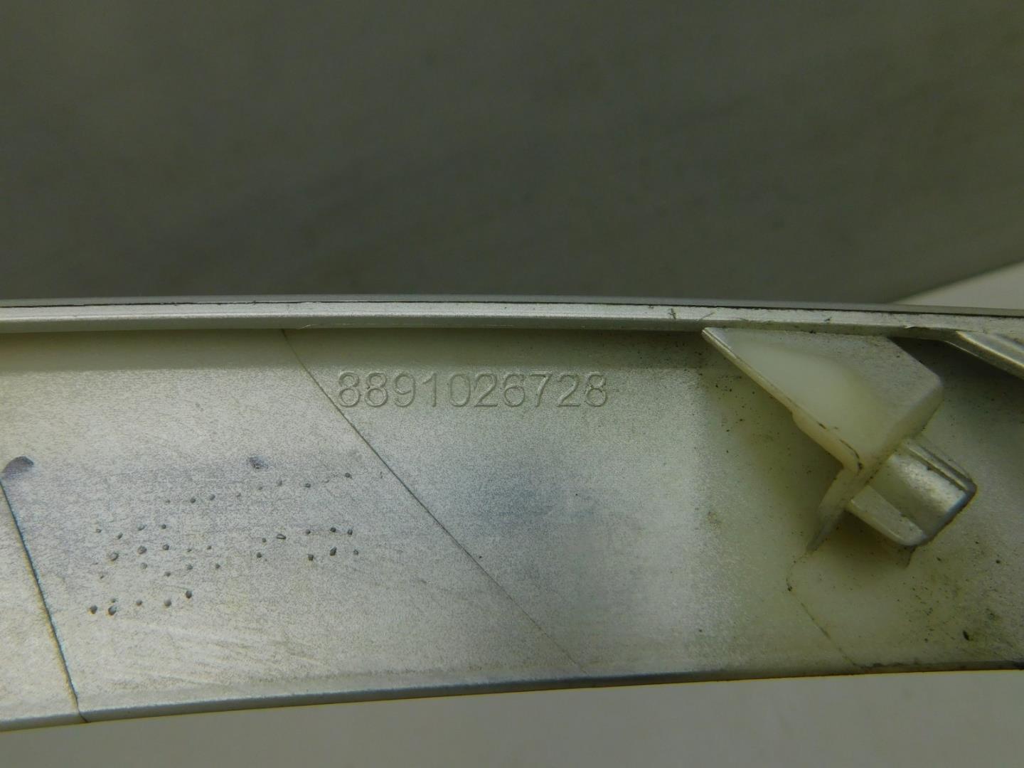 Молдинг переднего бампера