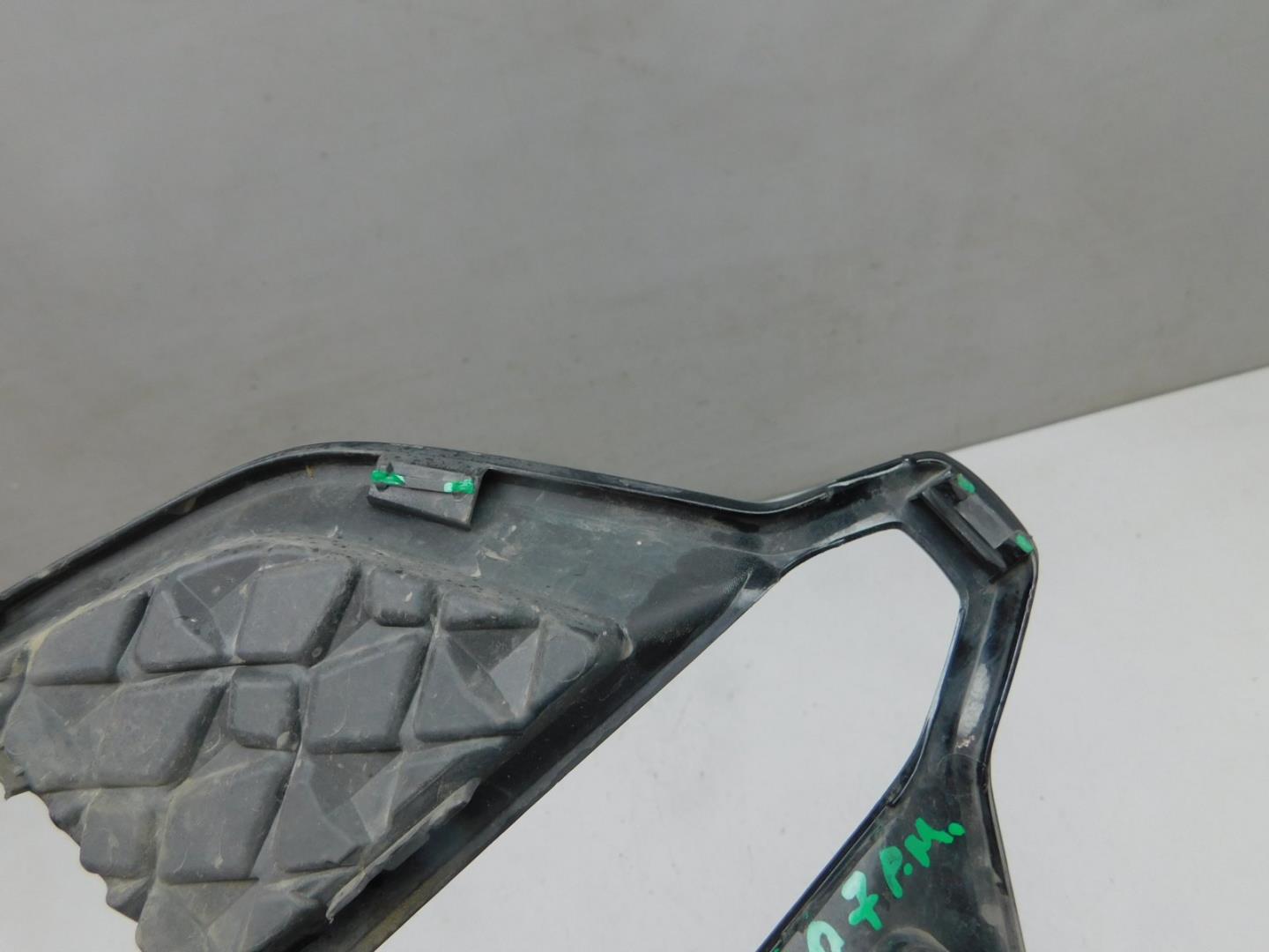 Решетка в бампер левая