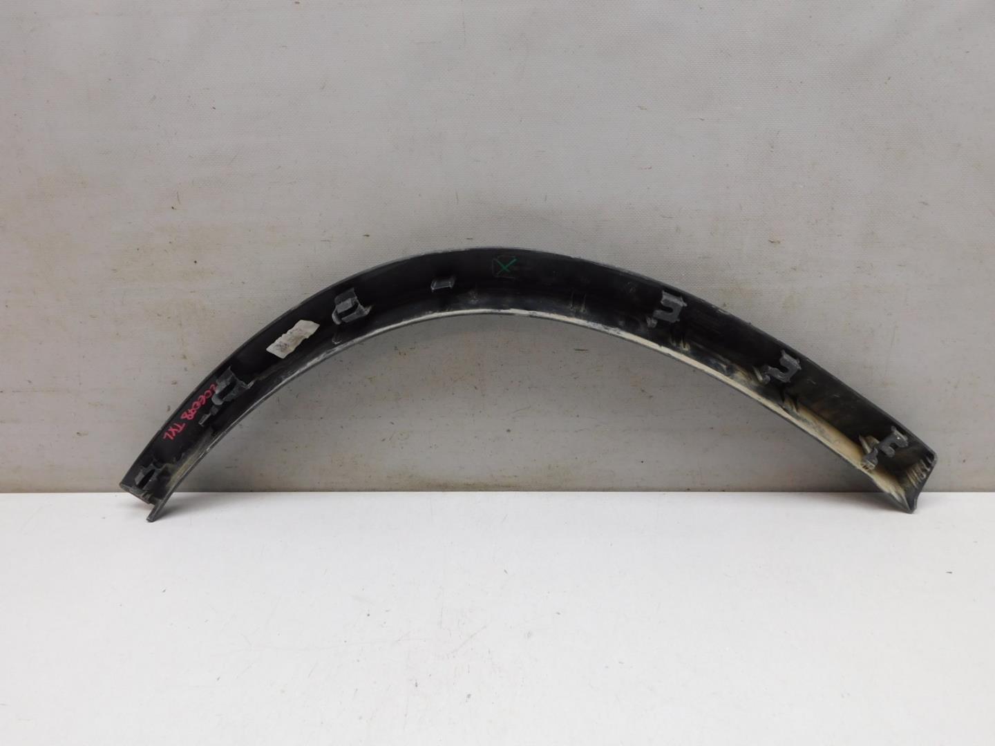 Накладка заднего крыла левого