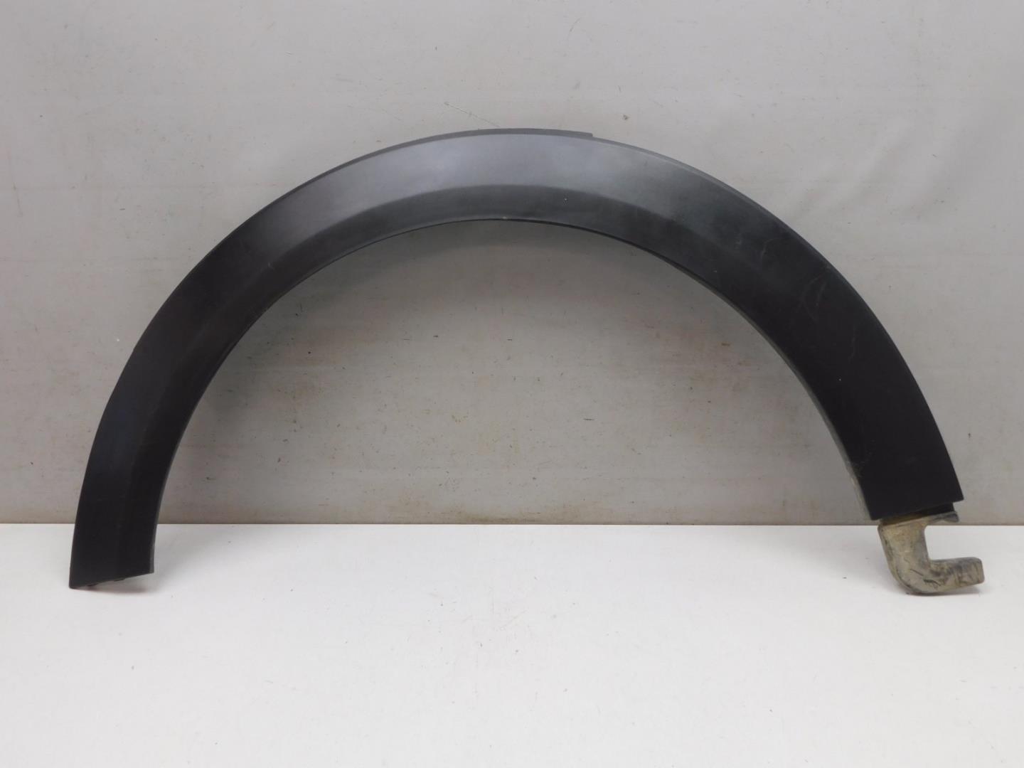 Накладка переднего крыла левого