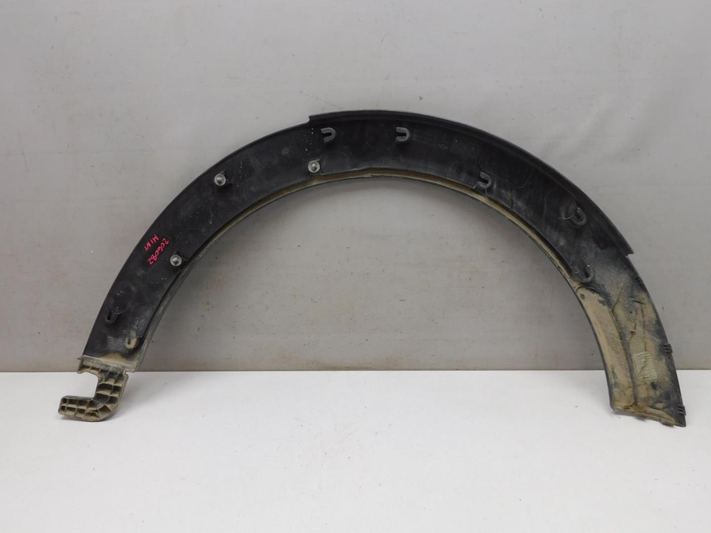 Накладка переднего крыла левого