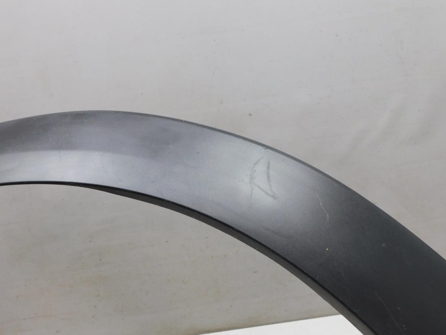 Накладка переднего крыла левого