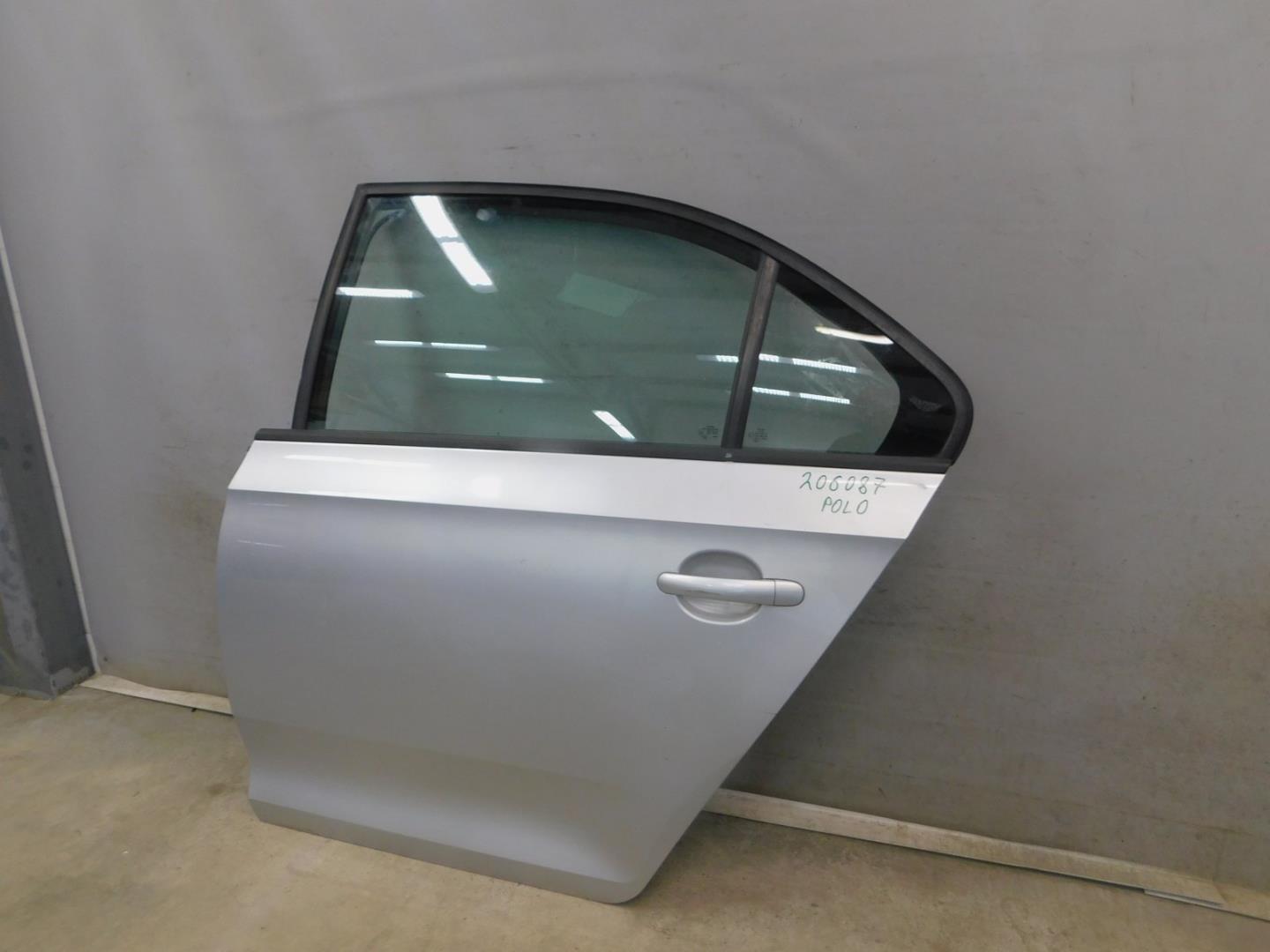 Дверь задняя левая