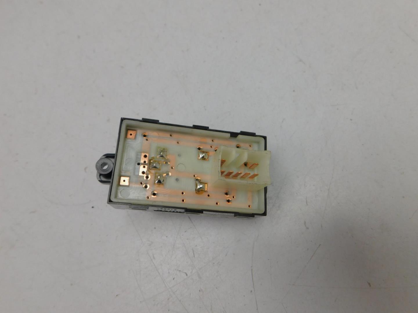 Блок управления стеклоподъемниками