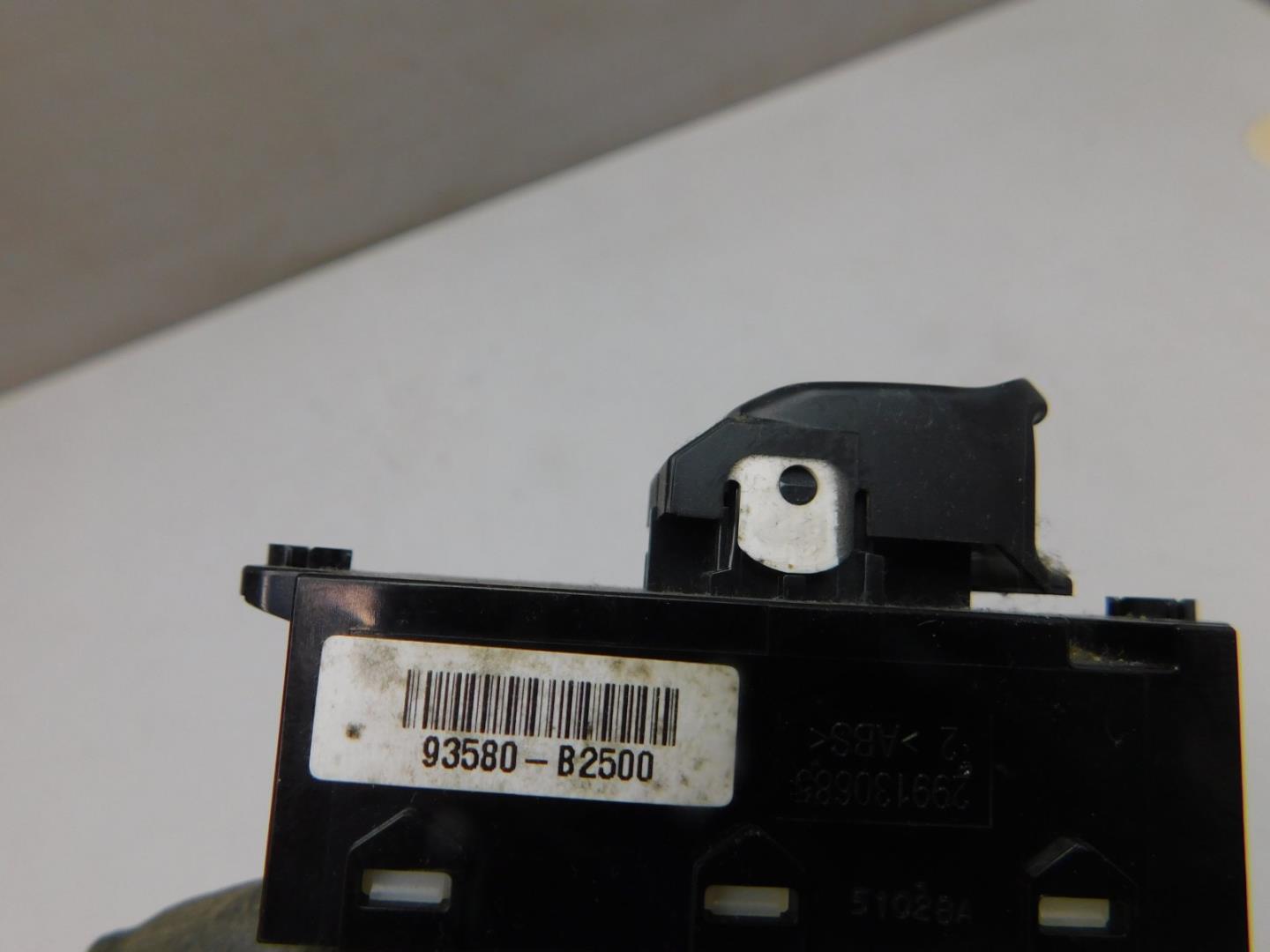 Блок управления стеклоподъемниками