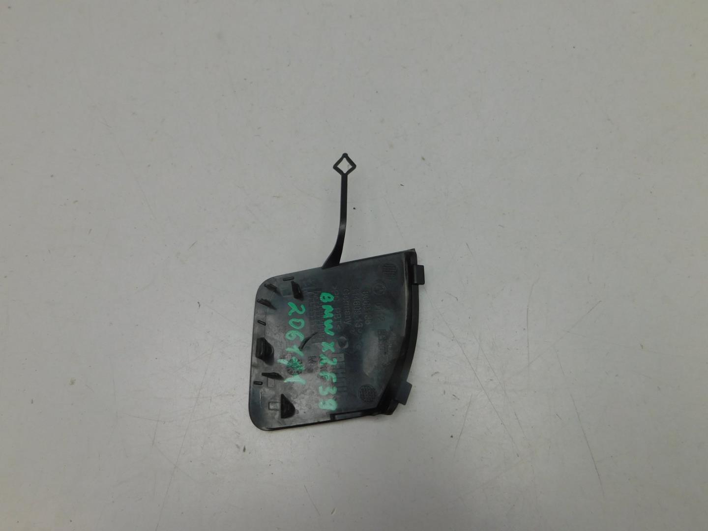 Заглушка буксировочного крюка