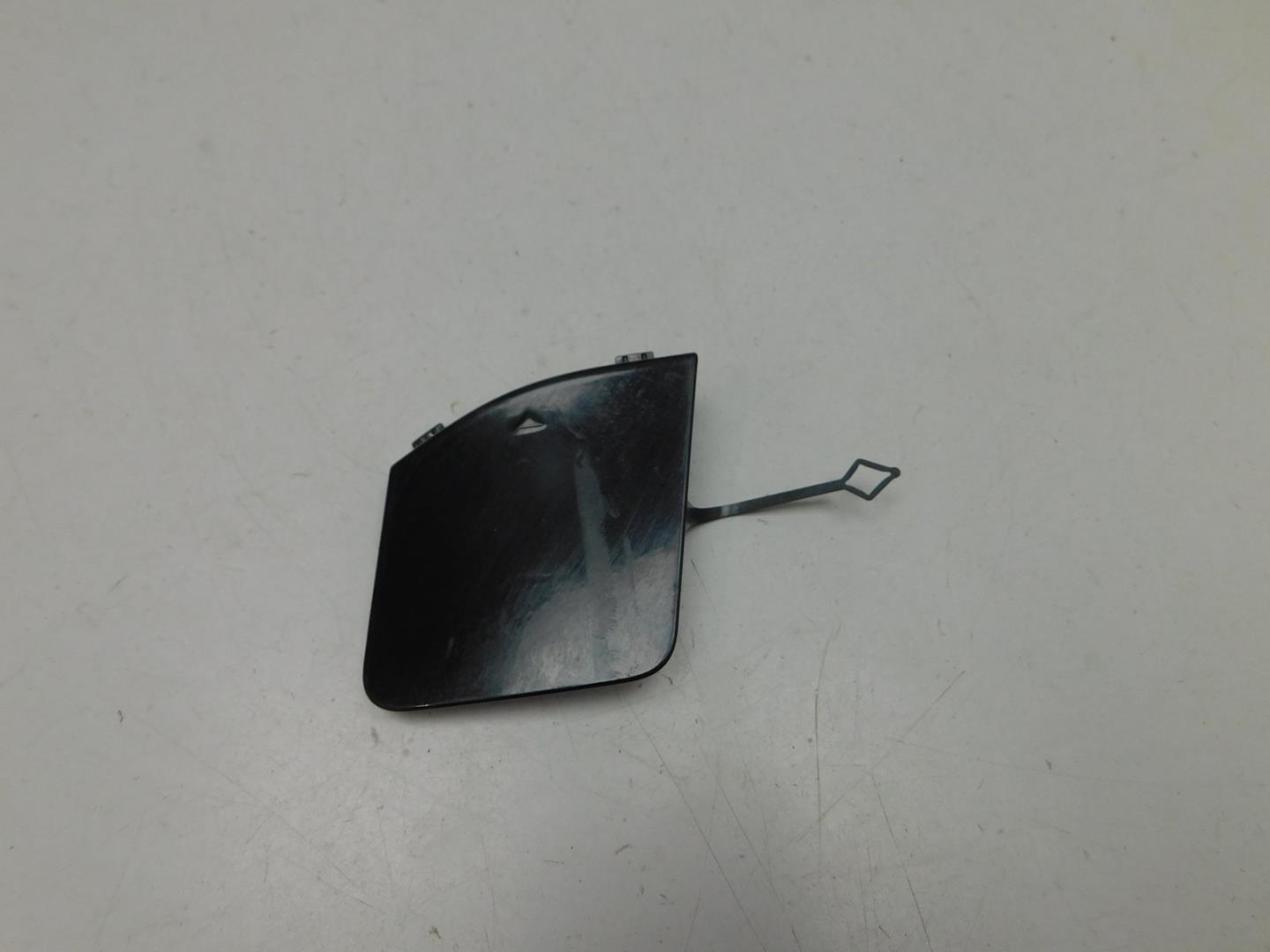 Заглушка буксировочного крюка