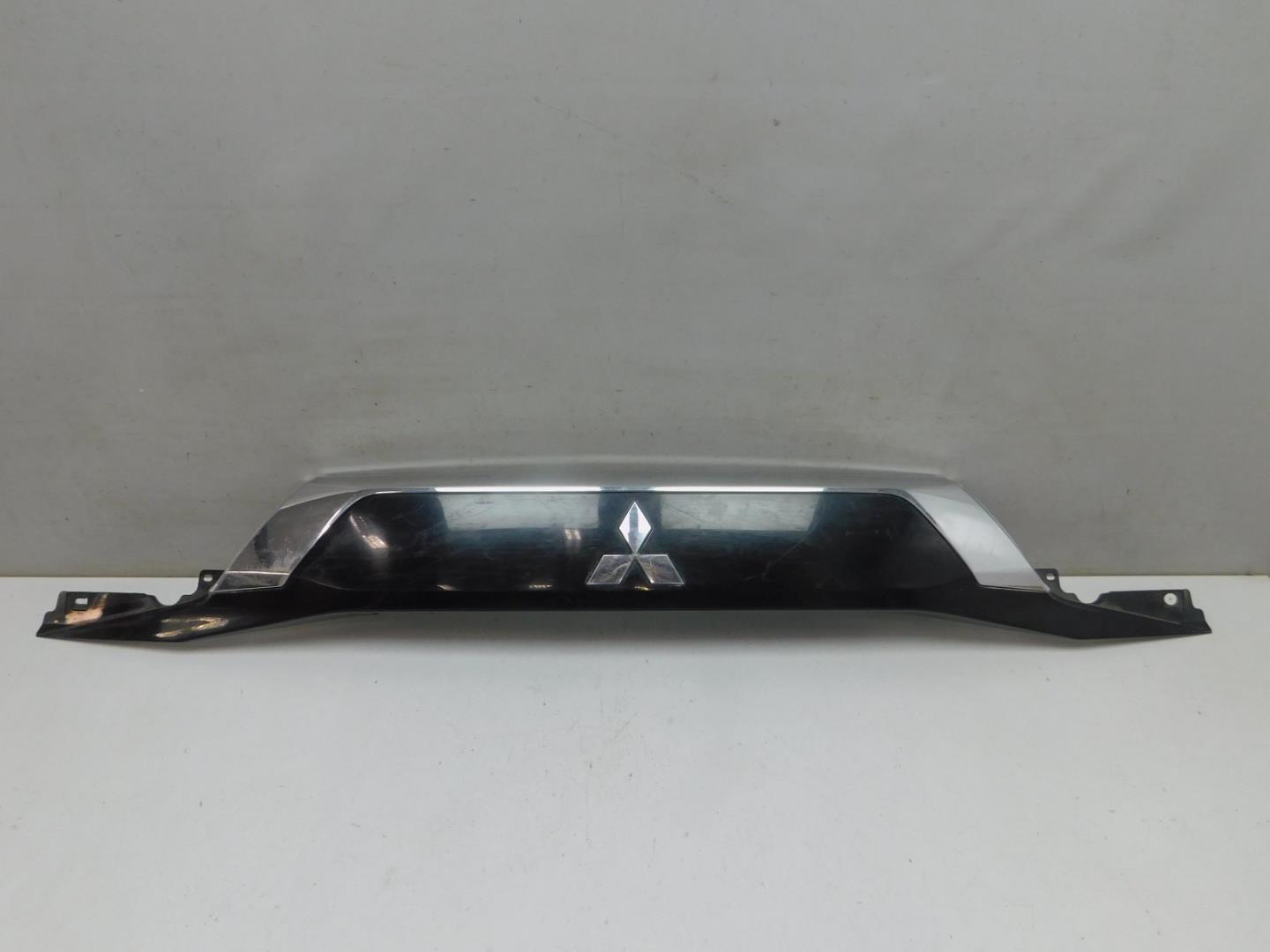 Накладка двери багажника