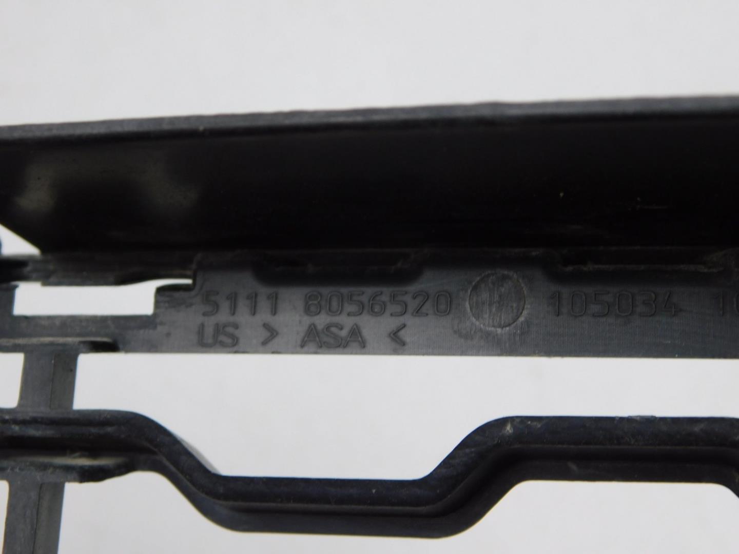 Решетка в бампер центральная