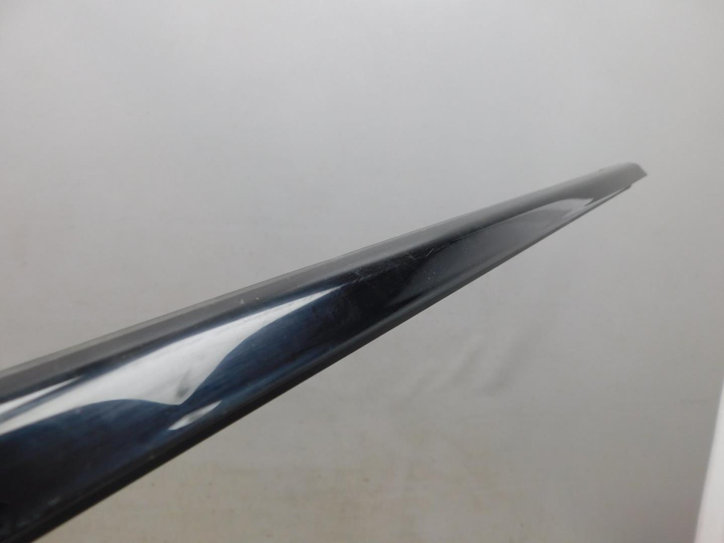 Накладка стекла заднего левого