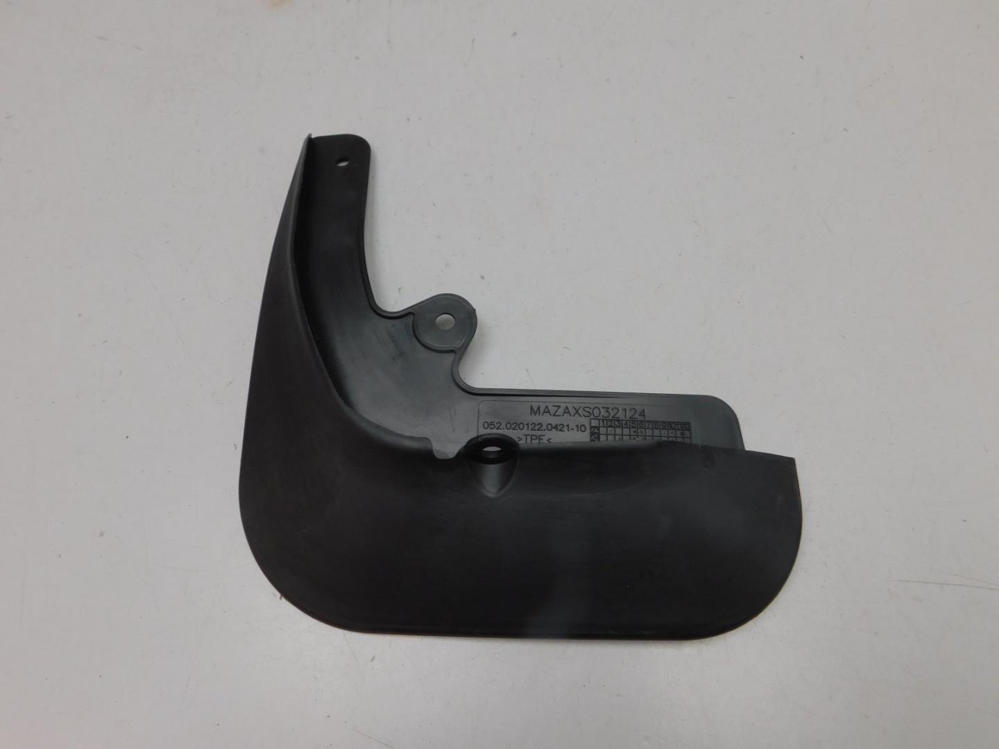 Брызговик задний левый