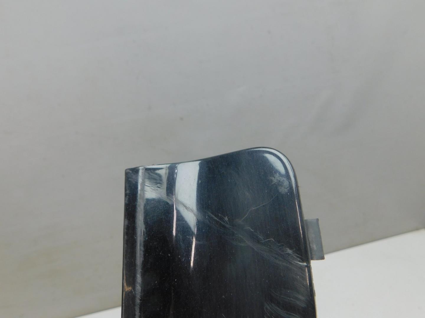 Заглушка буксировочного крюка