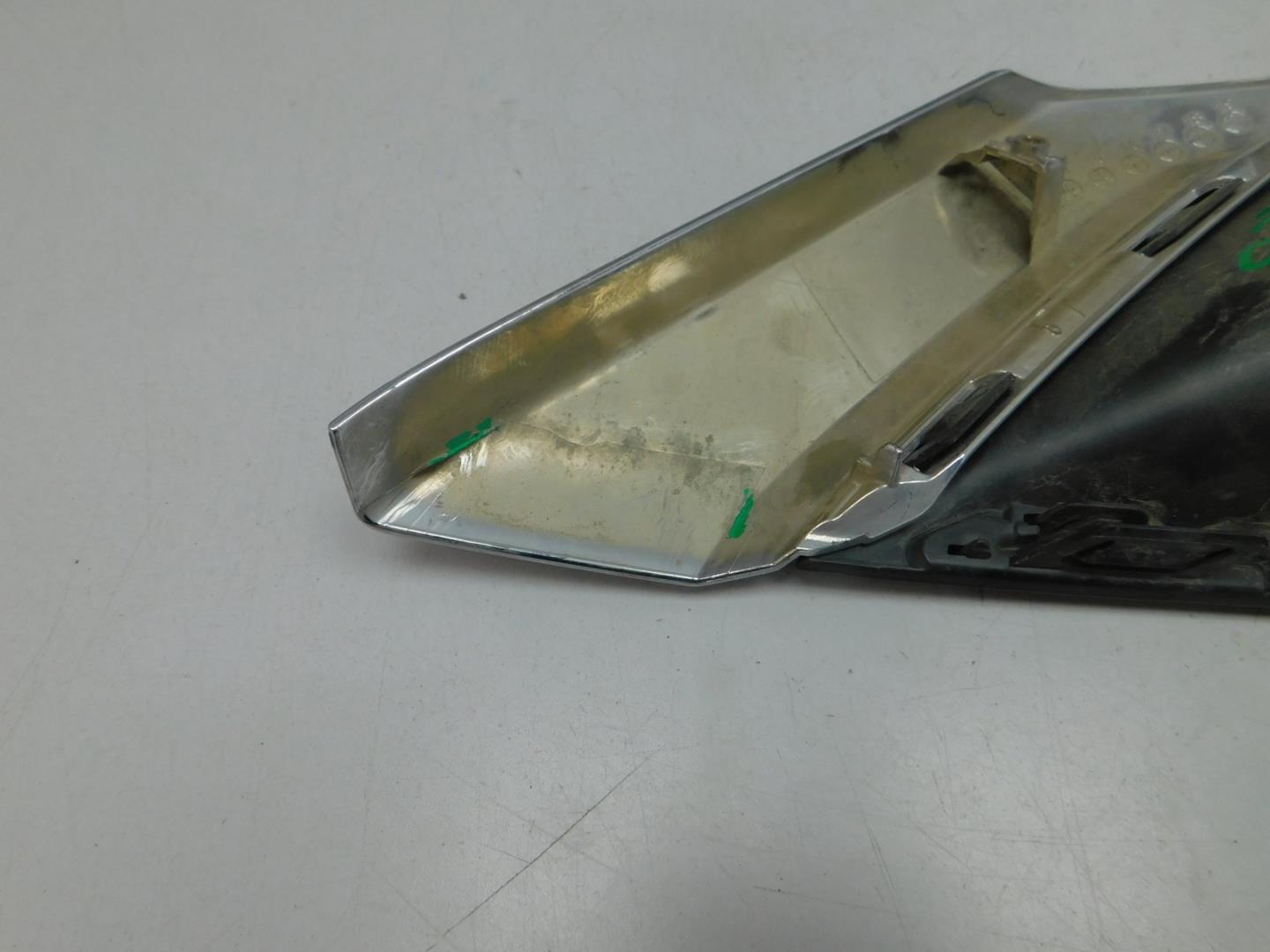 Решетка в бампер левая