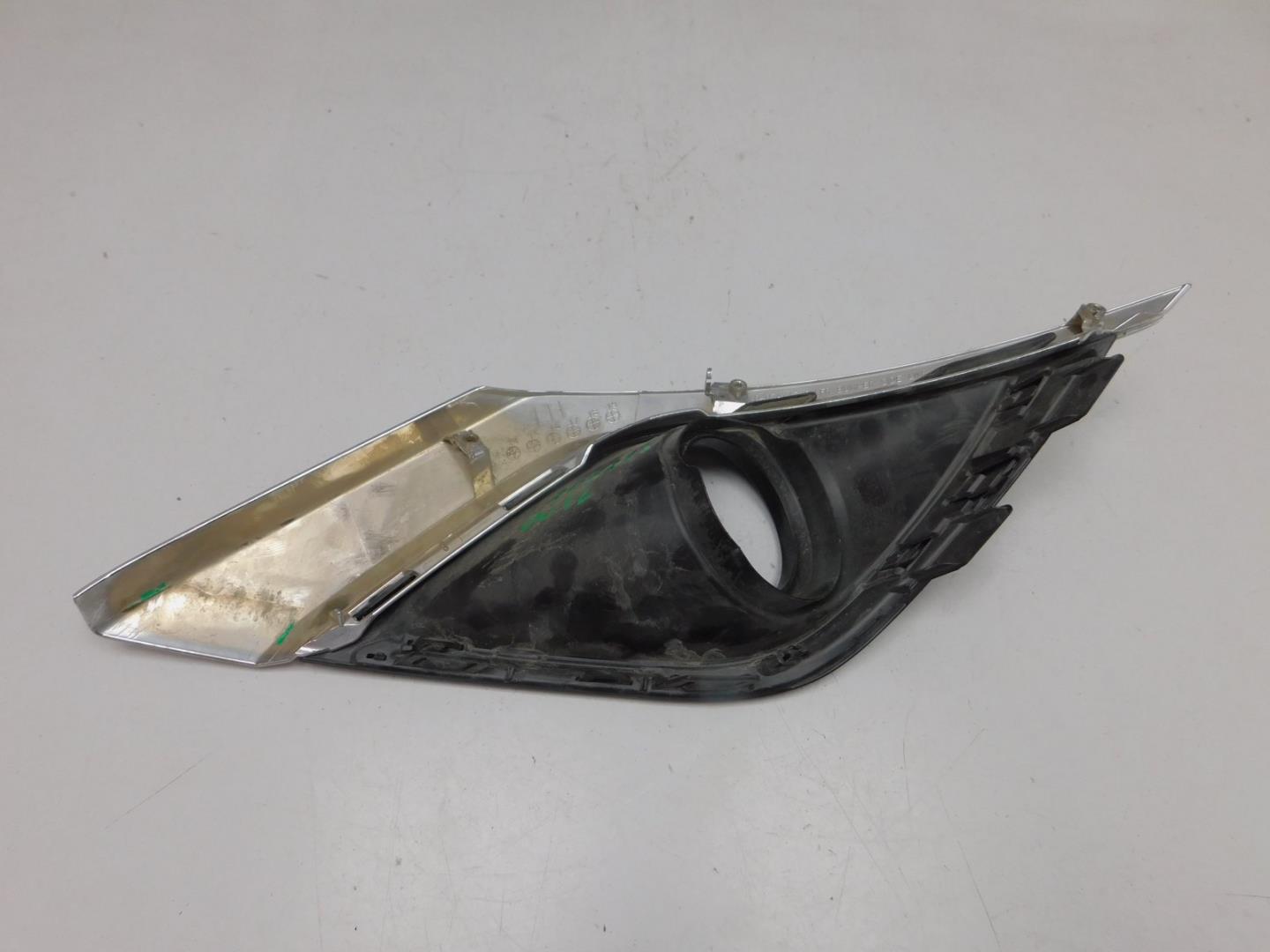 Решетка в бампер левая